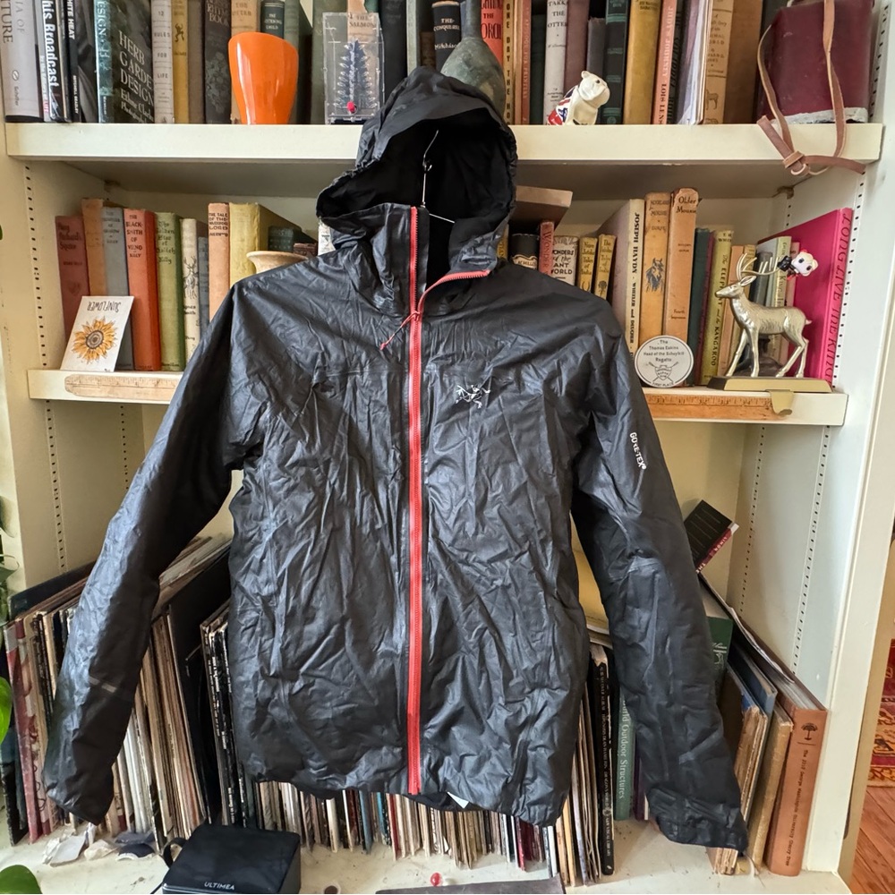 Arc’teryx Men’s Norvan SL insulated Hoody